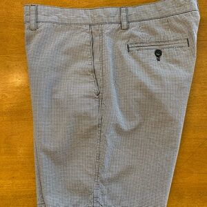 Men’s Banana Republic Aiden shorts gray and white check 33” waist